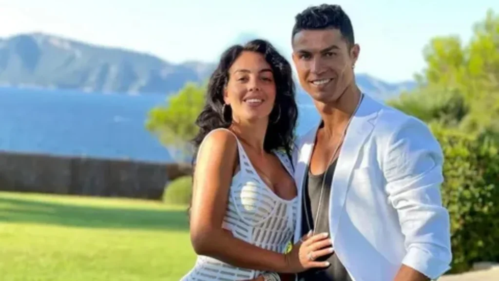 Cristiano Ronaldo wife first🌍