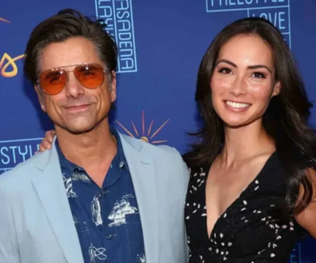 💍John Stamos Wife / Partner 